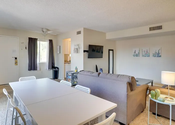 < 1/2 Mi To Trail Dust Town: Retreat W/ Peak Views Holiday home Tucson