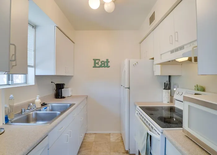 < 1/2 Mi To Trail Dust Town: Retreat W/ Peak Views Holiday home *