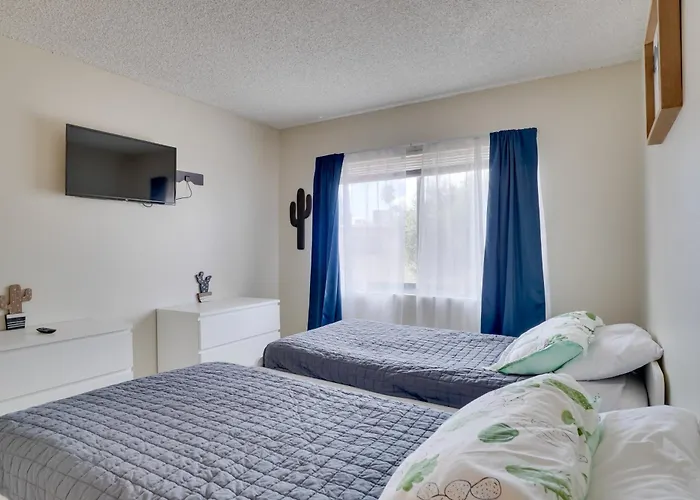 < 1/2 Mi To Trail Dust Town: Retreat W/ Peak Views Holiday home *