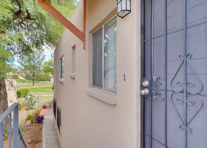 < 1/2 Mi To Trail Dust Town: Retreat W/ Peak Views Holiday home Tucson